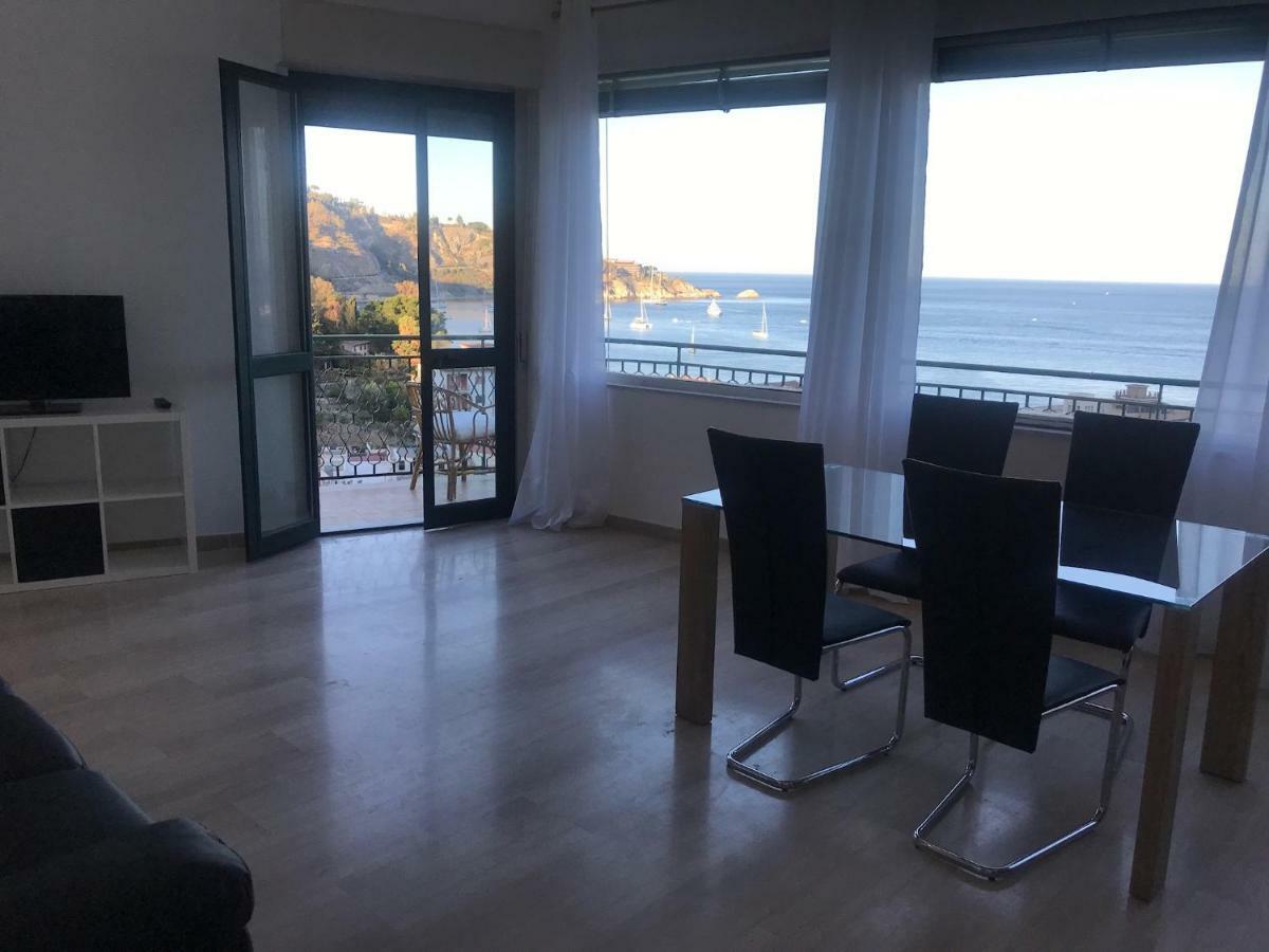 Baia Taormina Apartment جيارديني ناكسوس المظهر الخارجي الصورة