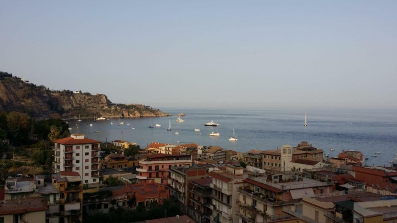 Baia Taormina Apartment جيارديني ناكسوس المظهر الخارجي الصورة