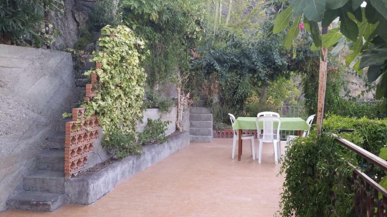 Baia Taormina Apartment جيارديني ناكسوس المظهر الخارجي الصورة