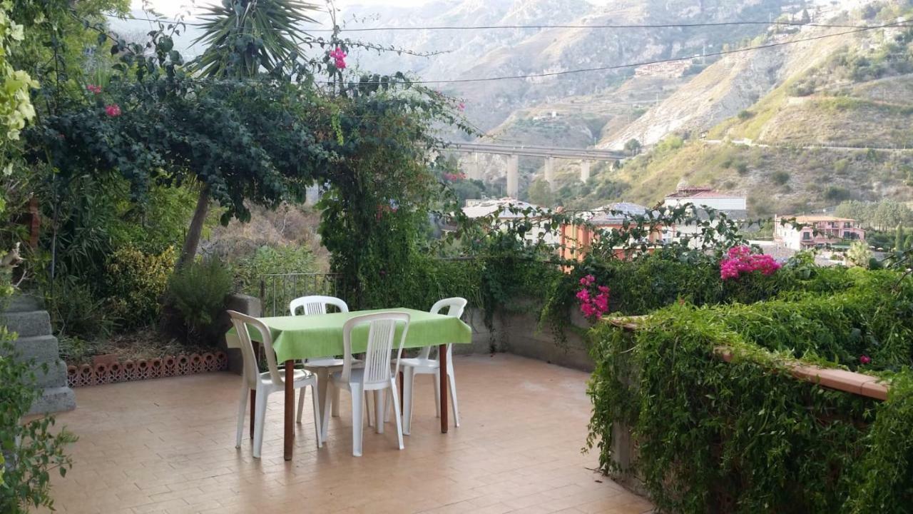 Baia Taormina Apartment جيارديني ناكسوس المظهر الخارجي الصورة