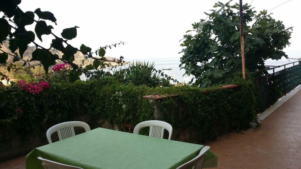 Baia Taormina Apartment جيارديني ناكسوس المظهر الخارجي الصورة